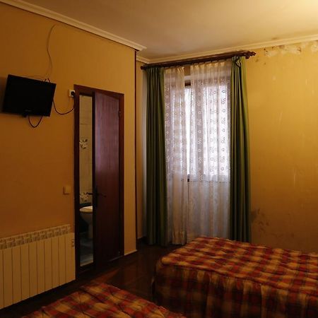 Pension Iberia Лянес Екстериор снимка